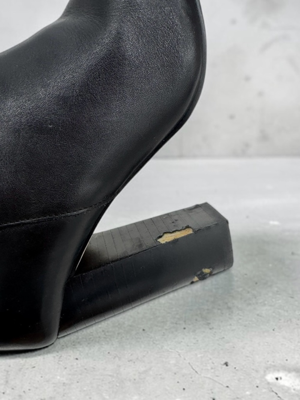 Saks Fifth Avenue Leather Heeled Ankle Boots Size 7 - Picture 5 of 5